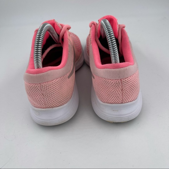 🥾 Nike Girls Revolution 4 Pink Running Shoes - Size 5 Y | Women’s Size 6.5 - Picture 4 of 13